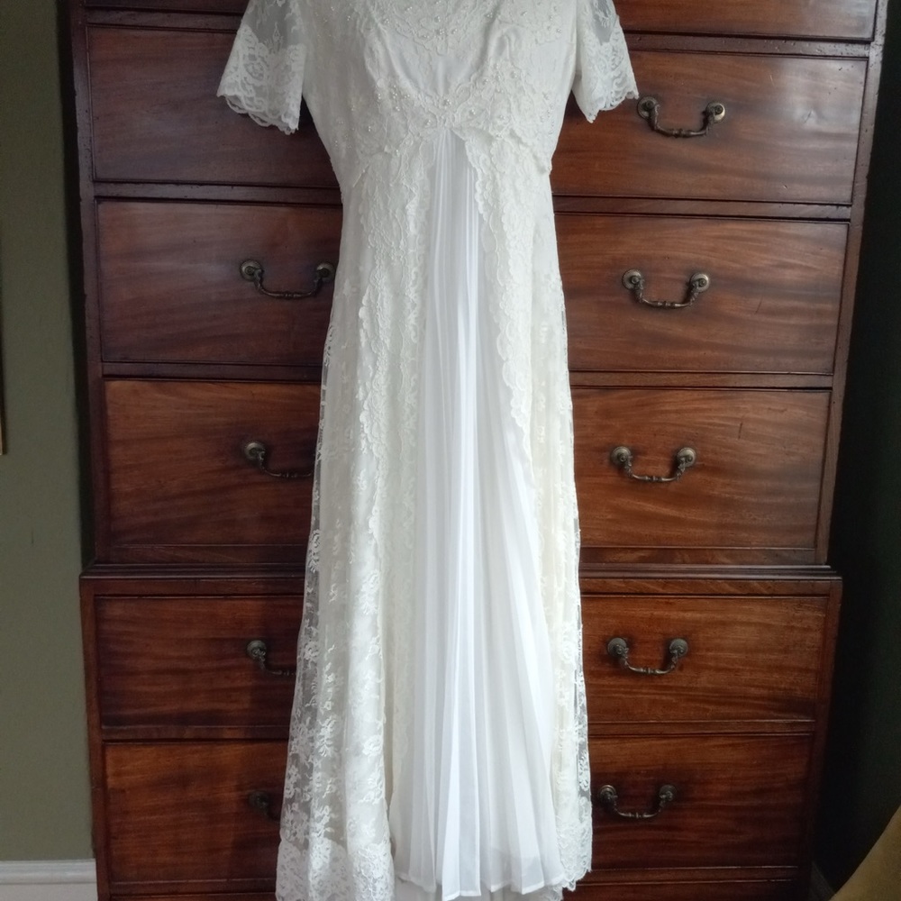 Vintage wedding dress